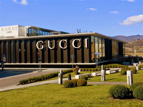 outlet prada gucci toscana|gucci outlet leccio.